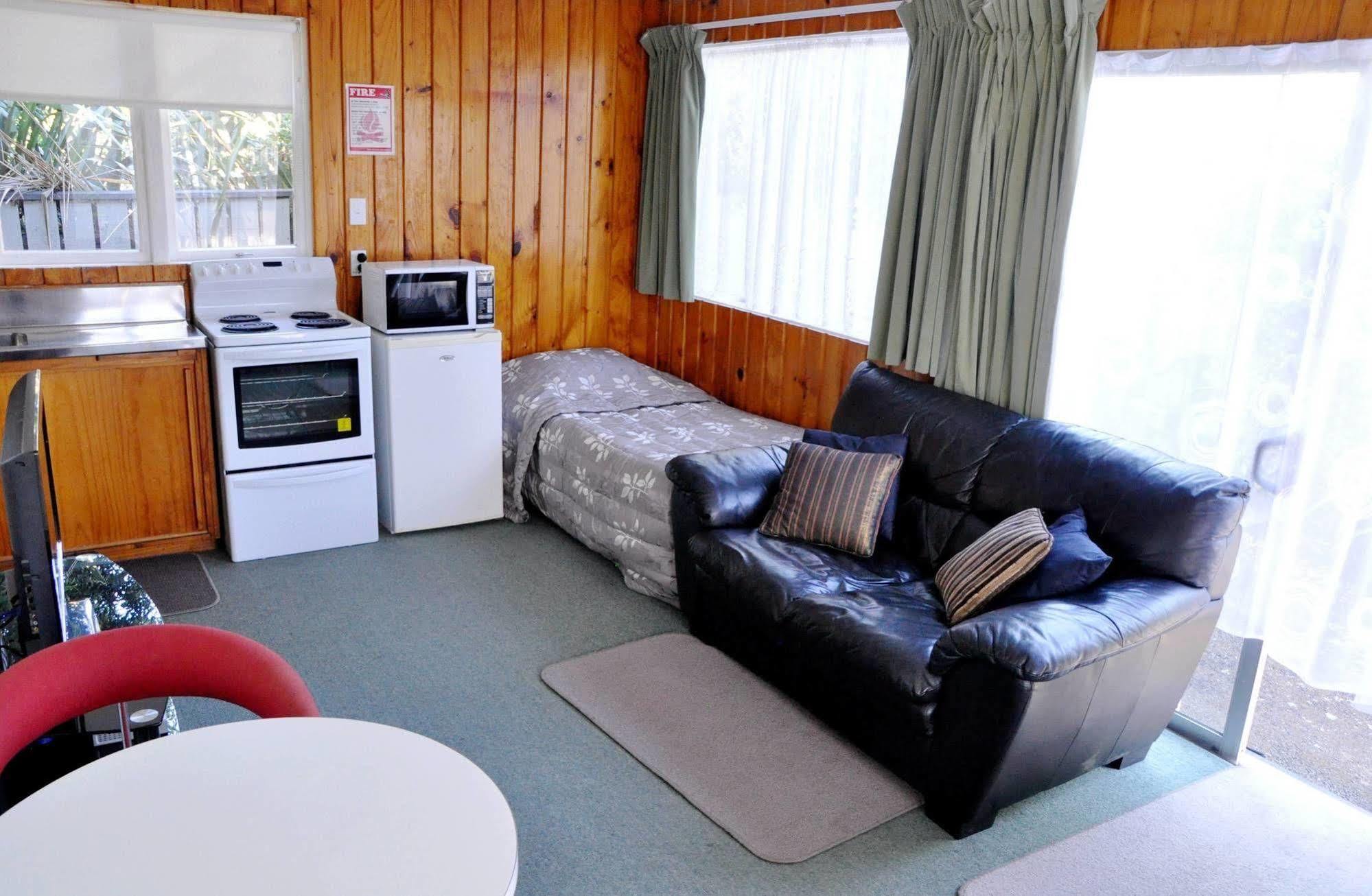 Braemar Motor Inn Ню Плимут Екстериор снимка