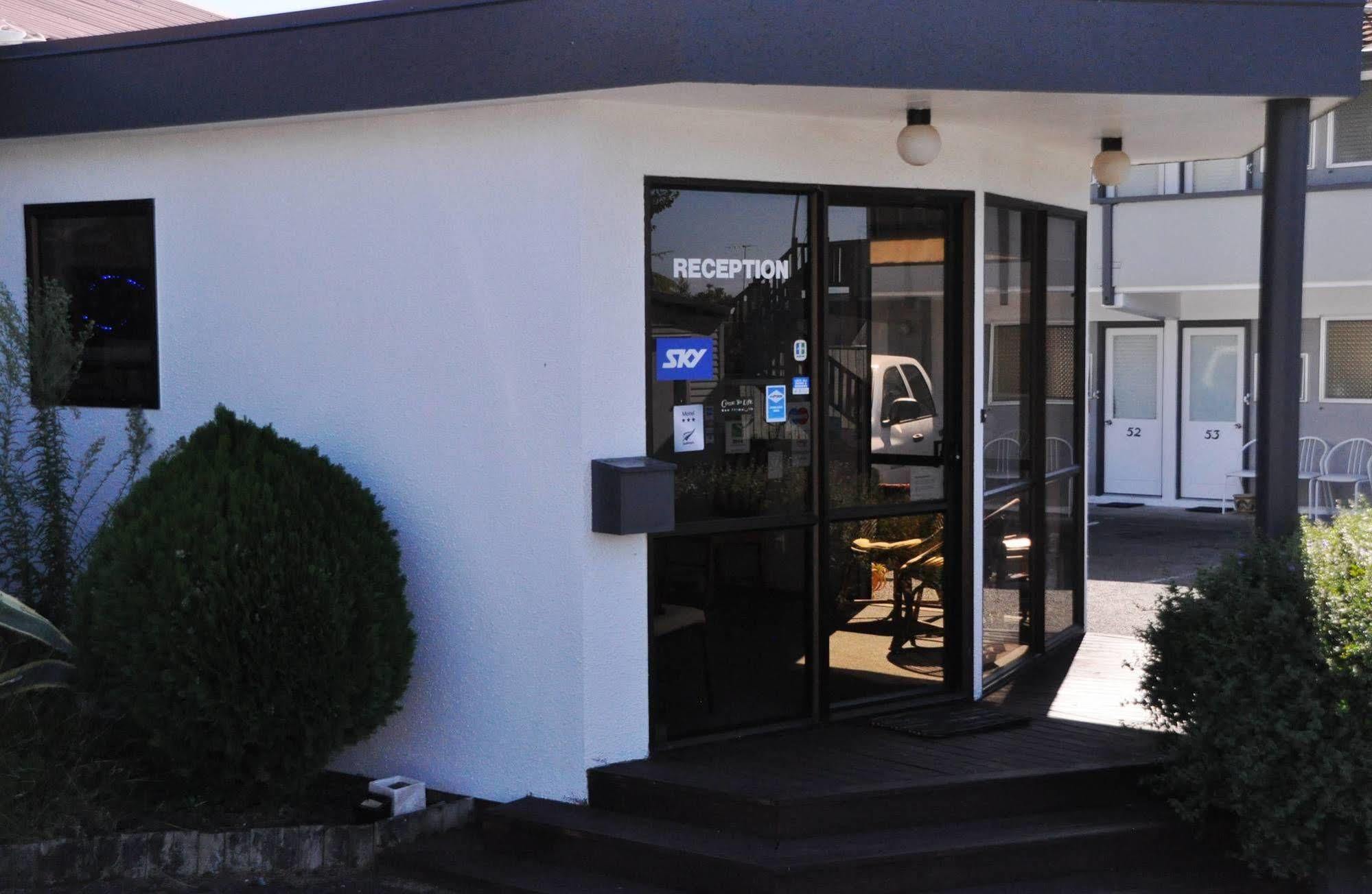 Braemar Motor Inn Ню Плимут Екстериор снимка