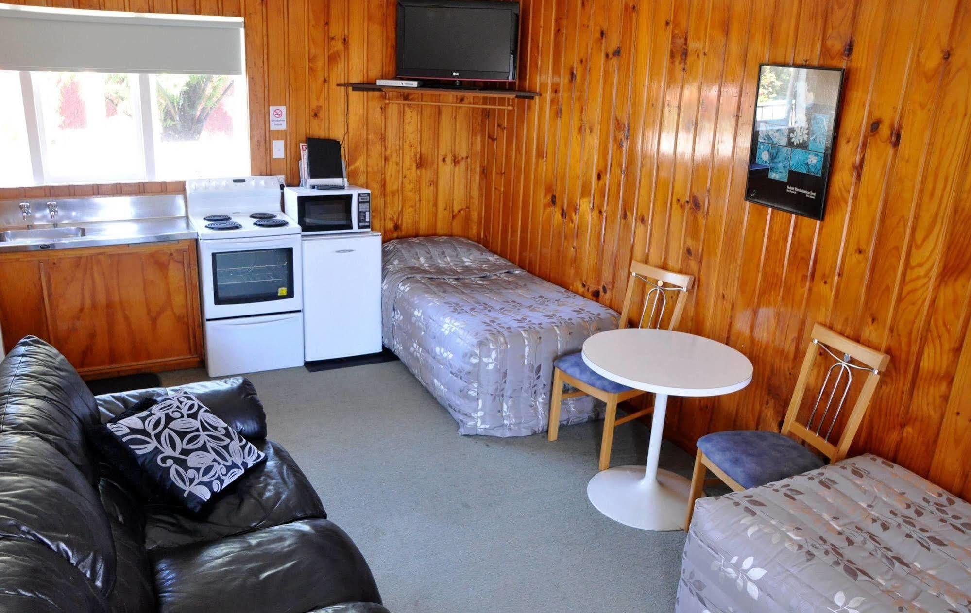 Braemar Motor Inn Ню Плимут Екстериор снимка