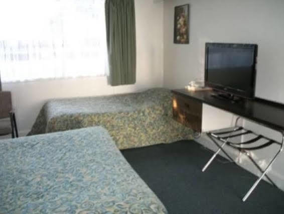 Braemar Motor Inn Ню Плимут Екстериор снимка